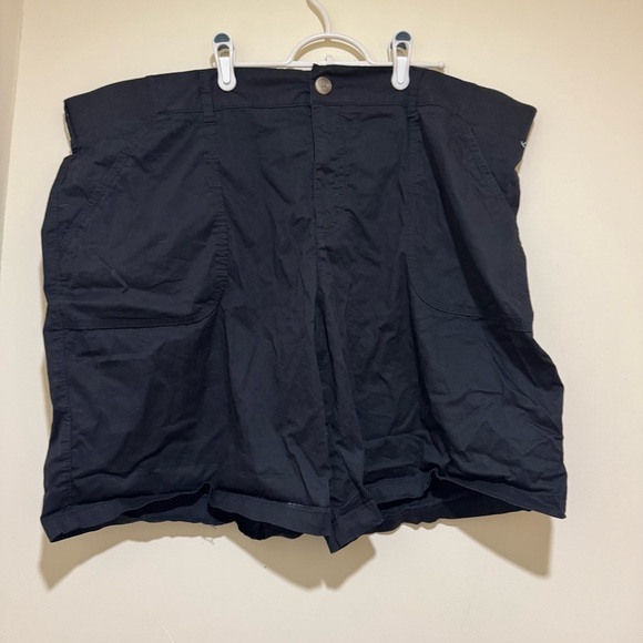 Women’s Riders by Lee Brand Black MidRise Casual Lightweight Shorts Size 24 NWOT - Picture 4 of 16